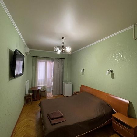 Затишні Номери В Самому Центрі Одеси Одесса Экстерьер фото